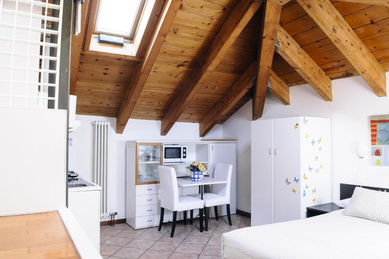 Residence Diaz โกโม ภายนอก รูปภาพ