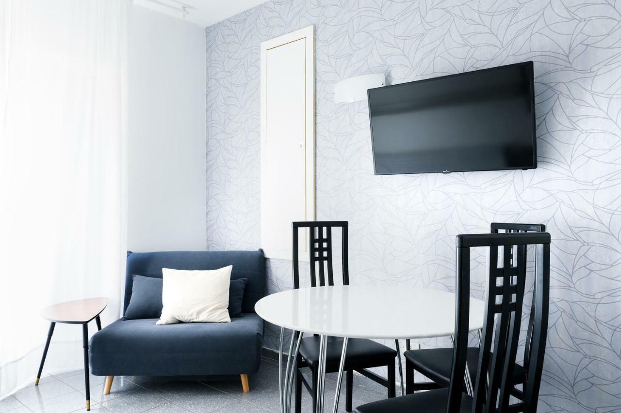 Residence Diaz โกโม ภายนอก รูปภาพ