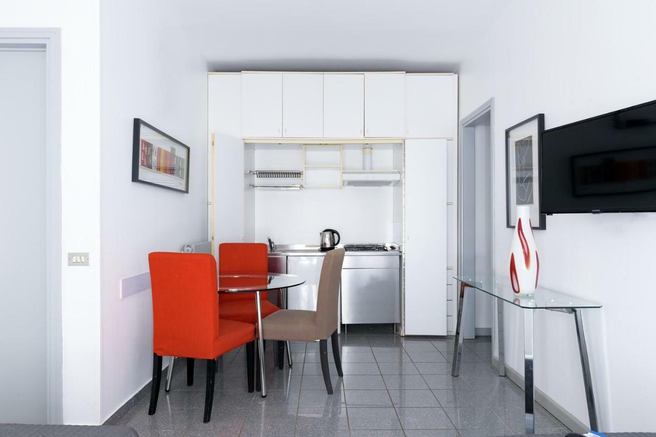 Residence Diaz โกโม ภายนอก รูปภาพ