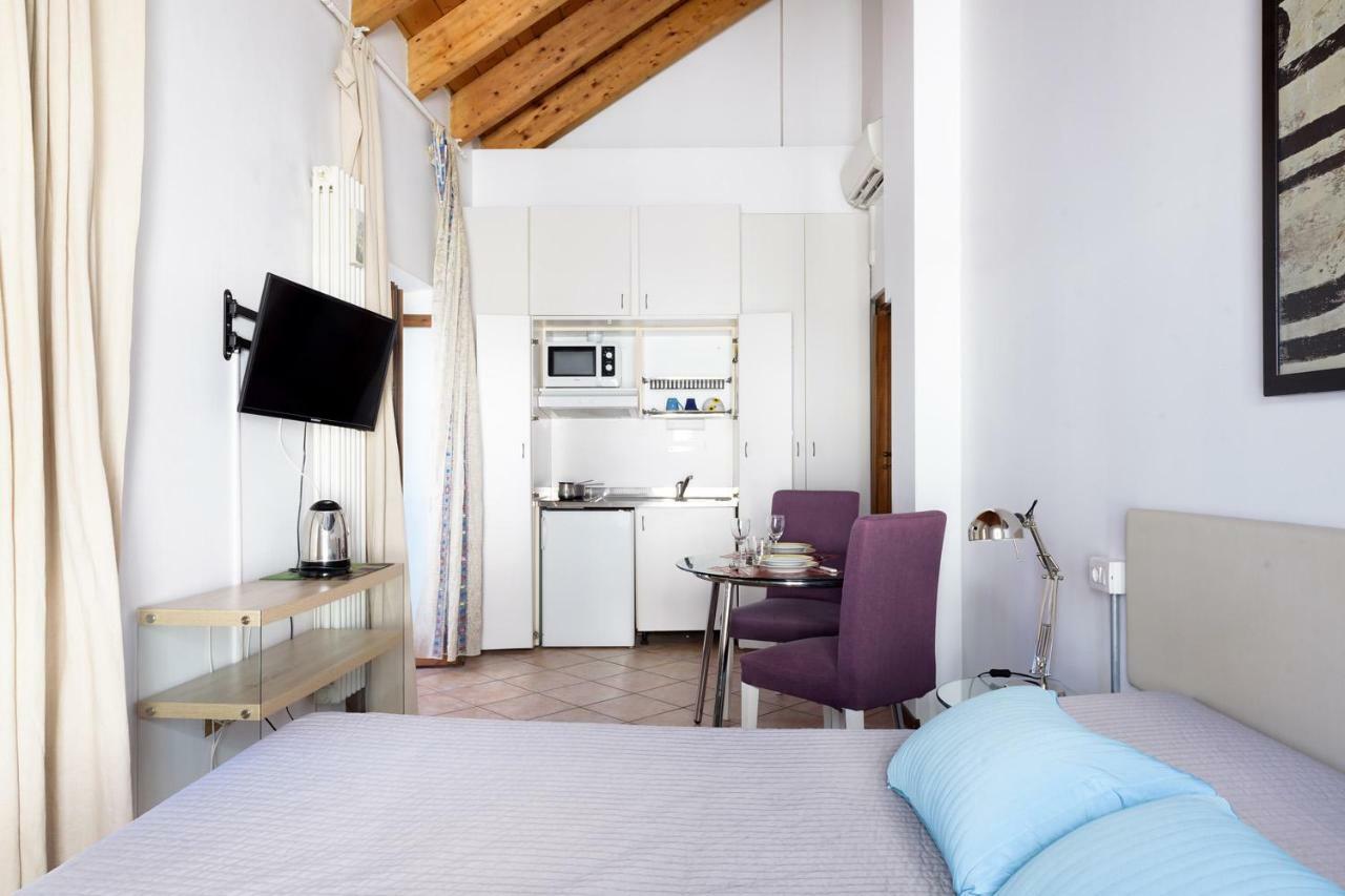 Residence Diaz โกโม ภายนอก รูปภาพ